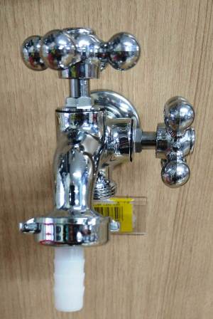 TORNEIRA 1/4V CR MAQUINA 1331 C33 ref. 1540