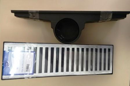 CAIXA PLUVIAL P.V.C C/GRELHA 15X050 SAIDA LATERAL ref. 018912