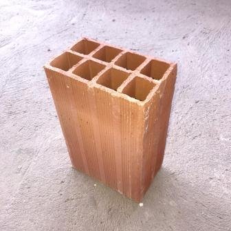 TIJOLO BLOCAO 11,5 X19X29       ( 8 FUROS ) ref. 021364