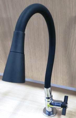 TORNEIRA 1/4V B.MOVEL MESA C64 1165 FLEX. CONE PRETO ref. 1856